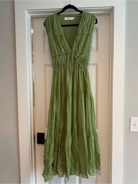 ASTR Olive Green Tiered Maxi Dress size Small